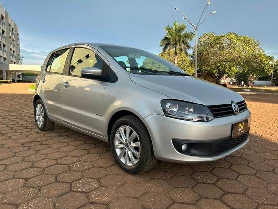 VOLKSWAGEN FOX 1.6 MI 8V FLEX 4P MANUAL VOLKSWAGEN FOX 1.6 MI 8V FLEX 4P MANUAL